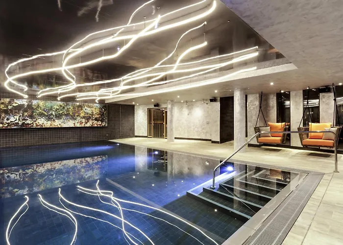 Novotel London Canary WharfAirport Hotel